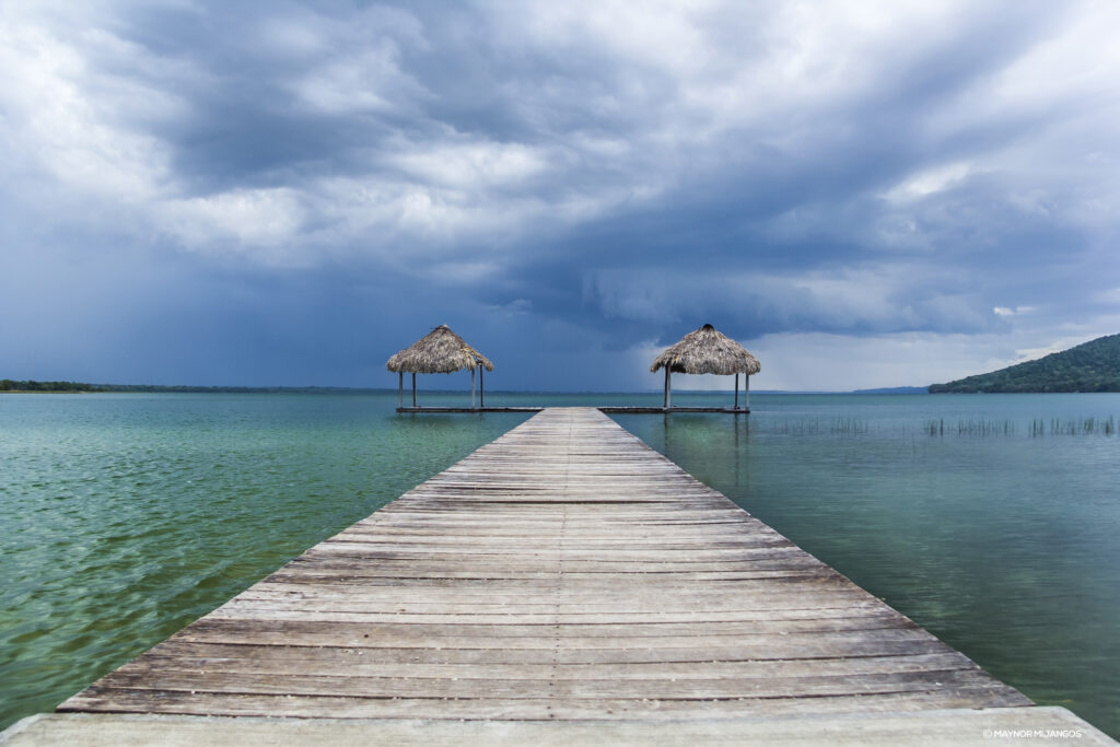 Muelle de la Playa El Remate, Lago Petén Itzá
